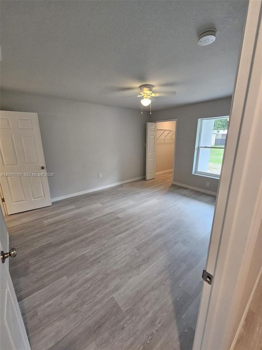 For Rent: $1,550 (3 beds, 2 baths, 1272 Square Feet)