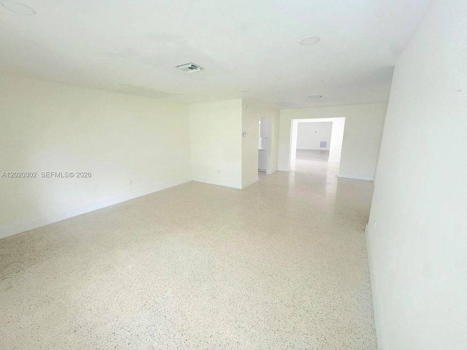 For Rent: $4,200 (3 beds, 2 baths, 2580 Square Feet)