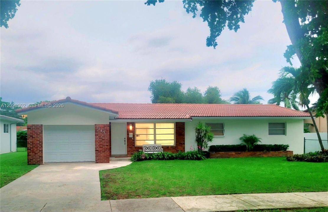 For Rent: $4,200 (3 beds, 2 baths, 2580 Square Feet)
