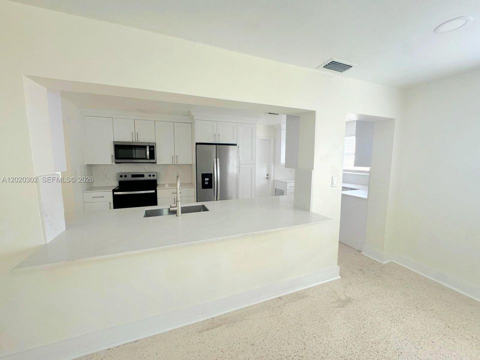 For Rent: $4,200 (3 beds, 2 baths, 2580 Square Feet)