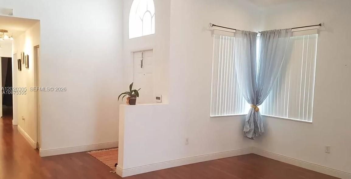 En Renta: $3,800 (3 camas, 2 baños, 1717 Pies cuadrados)
