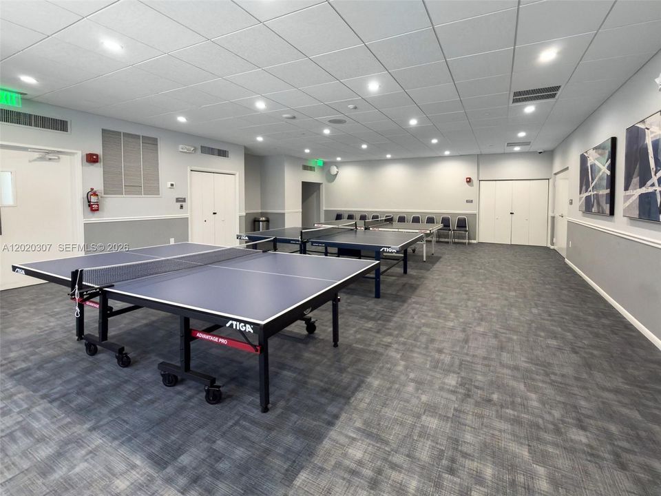 For Sale: $129,000 (2 beds, 2 baths, 990 Square Feet)