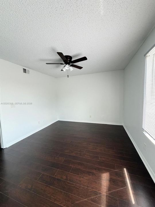 For Rent: $2,300 (2 beds, 2 baths, 1105 Square Feet)