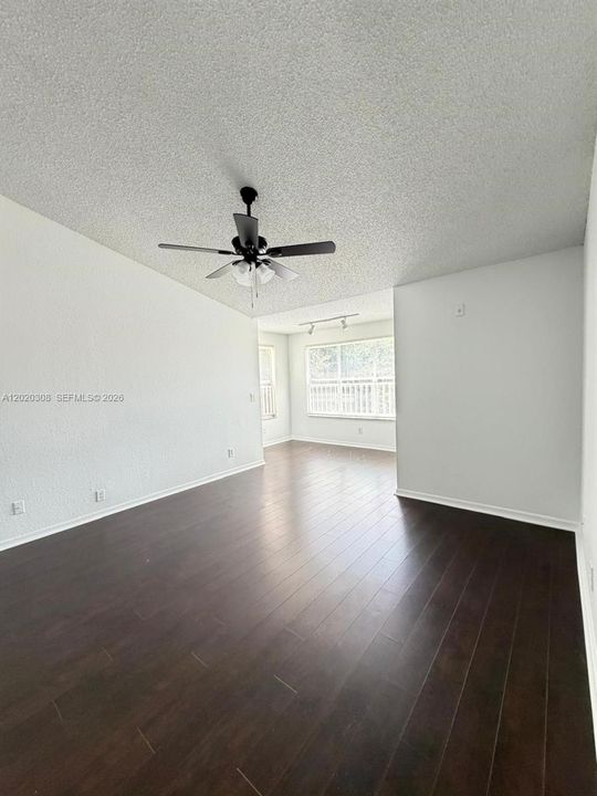 For Rent: $2,300 (2 beds, 2 baths, 1105 Square Feet)