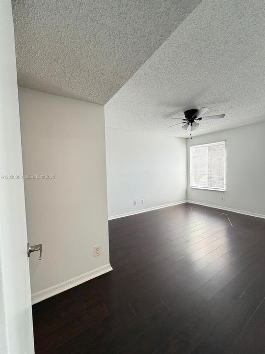 For Rent: $2,300 (2 beds, 2 baths, 1105 Square Feet)
