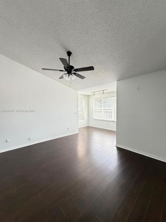 For Rent: $2,300 (2 beds, 2 baths, 1105 Square Feet)
