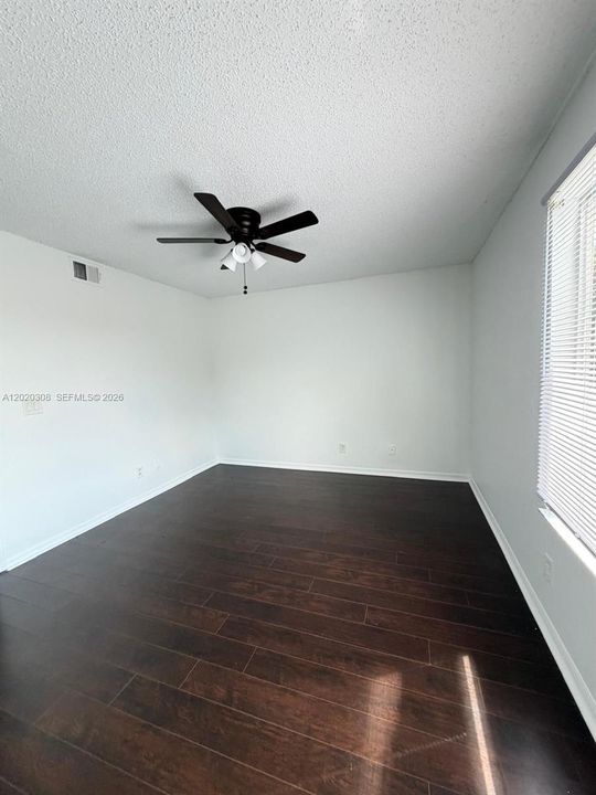 For Rent: $2,300 (2 beds, 2 baths, 1105 Square Feet)