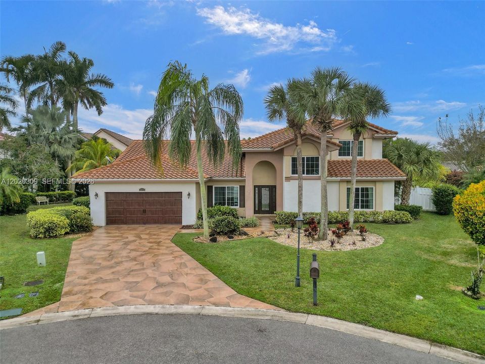 For Sale: $885,000 (4 beds, 3 baths, 2661 Square Feet)