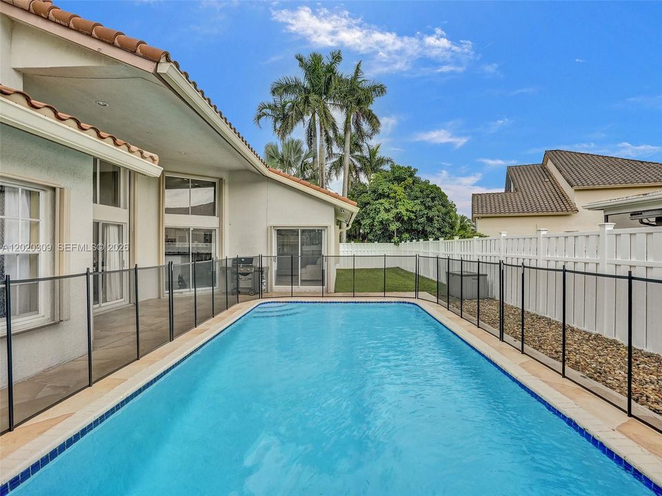 For Sale: $885,000 (4 beds, 3 baths, 2661 Square Feet)