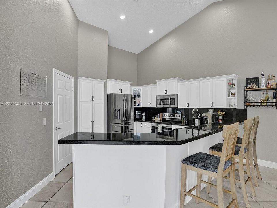 For Sale: $885,000 (4 beds, 3 baths, 2661 Square Feet)