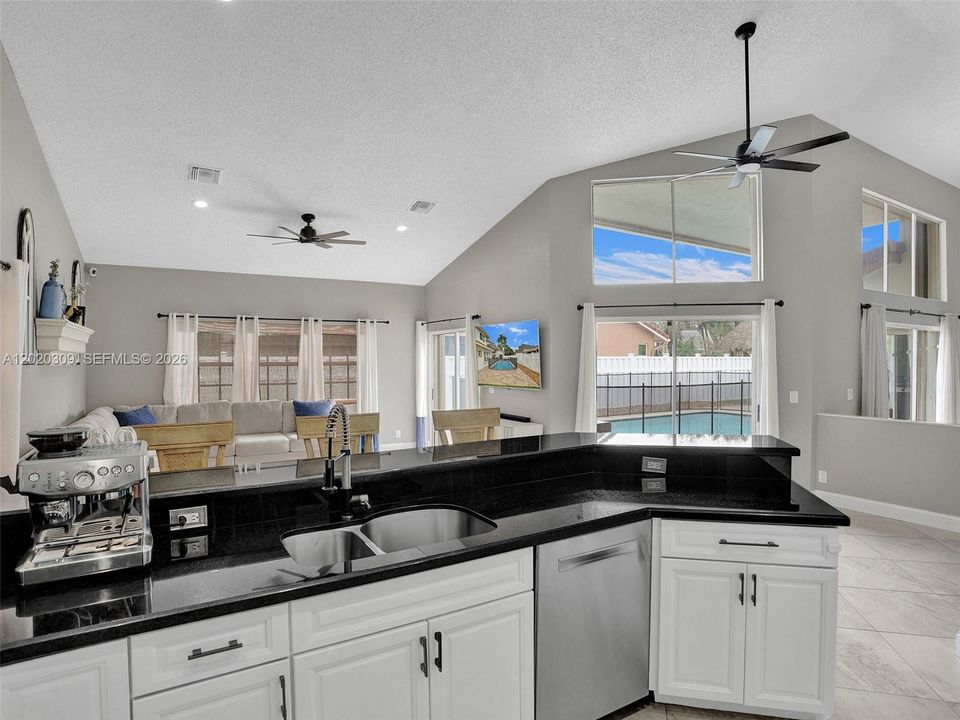 For Sale: $885,000 (4 beds, 3 baths, 2661 Square Feet)