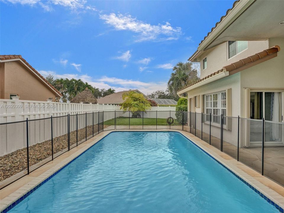 For Sale: $885,000 (4 beds, 3 baths, 2661 Square Feet)