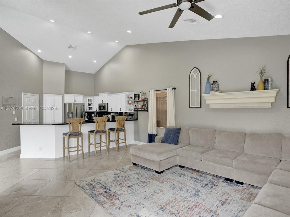 For Sale: $885,000 (4 beds, 3 baths, 2661 Square Feet)