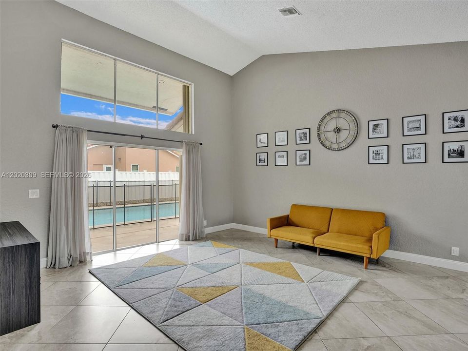 For Sale: $885,000 (4 beds, 3 baths, 2661 Square Feet)