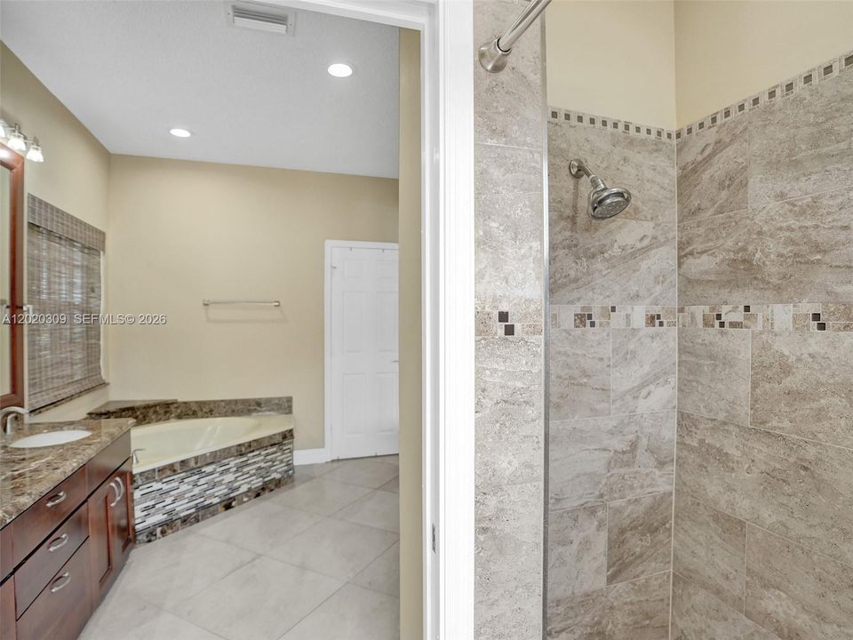 For Sale: $885,000 (4 beds, 3 baths, 2661 Square Feet)