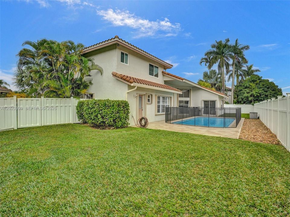 For Sale: $885,000 (4 beds, 3 baths, 2661 Square Feet)