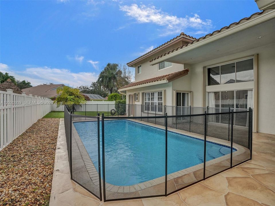 For Sale: $885,000 (4 beds, 3 baths, 2661 Square Feet)