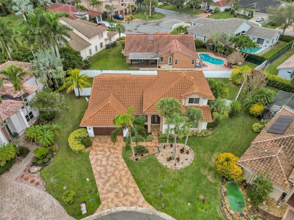 For Sale: $885,000 (4 beds, 3 baths, 2661 Square Feet)