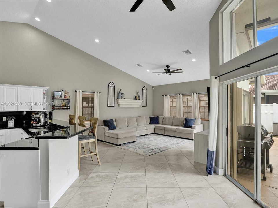 For Sale: $885,000 (4 beds, 3 baths, 2661 Square Feet)