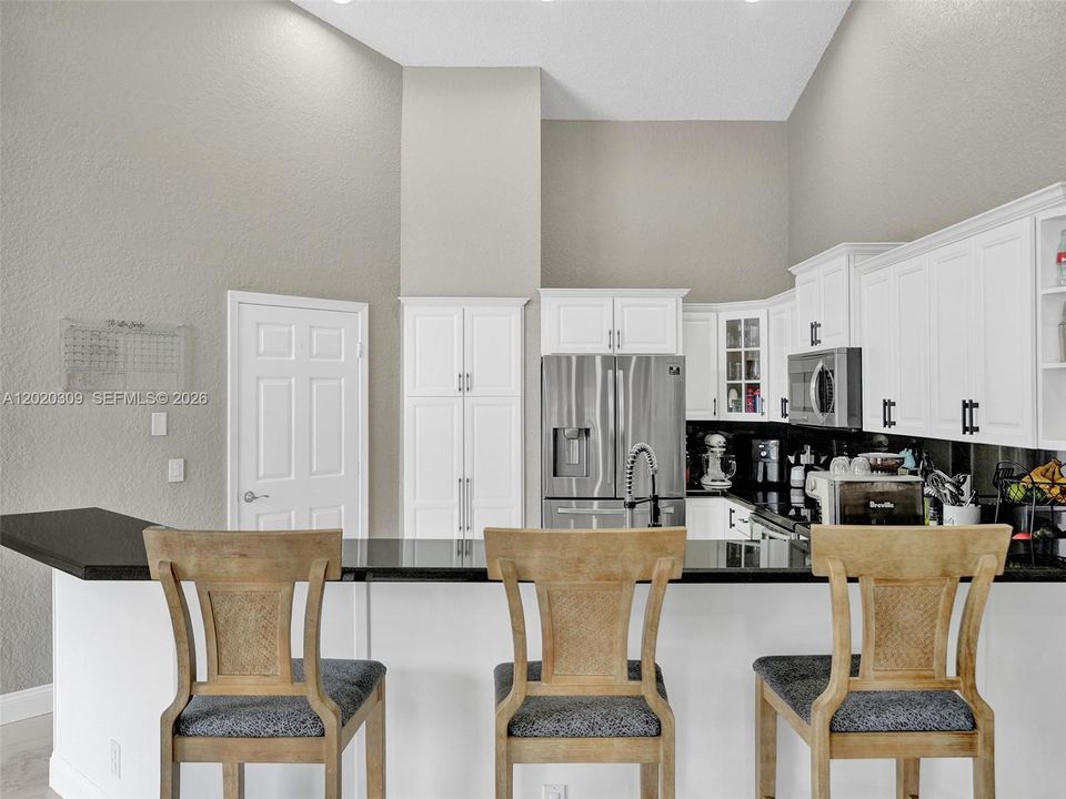 For Sale: $885,000 (4 beds, 3 baths, 2661 Square Feet)