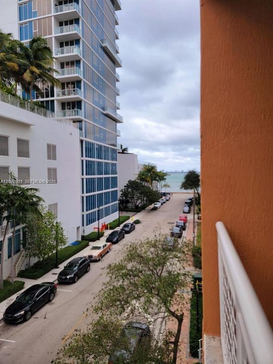 Activo con contrato: $352,000 (1 camas, 1 baños, 706 Pies cuadrados)