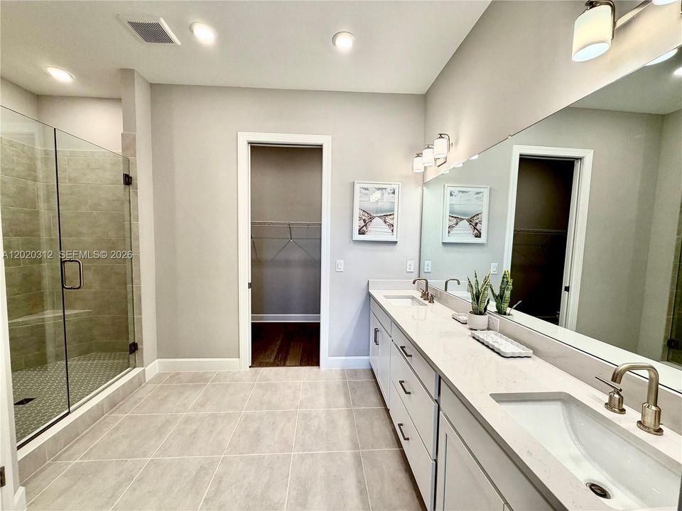 For Rent: $4,500 (3 beds, 3 baths, 2393 Square Feet)