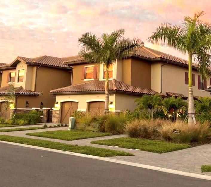 For Rent: $4,500 (3 beds, 3 baths, 2393 Square Feet)