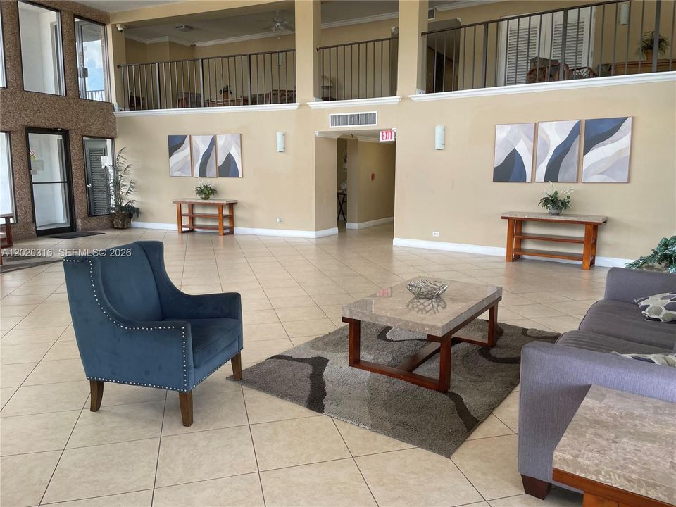 For Sale: $154,900 (1 beds, 1 baths, 741 Square Feet)