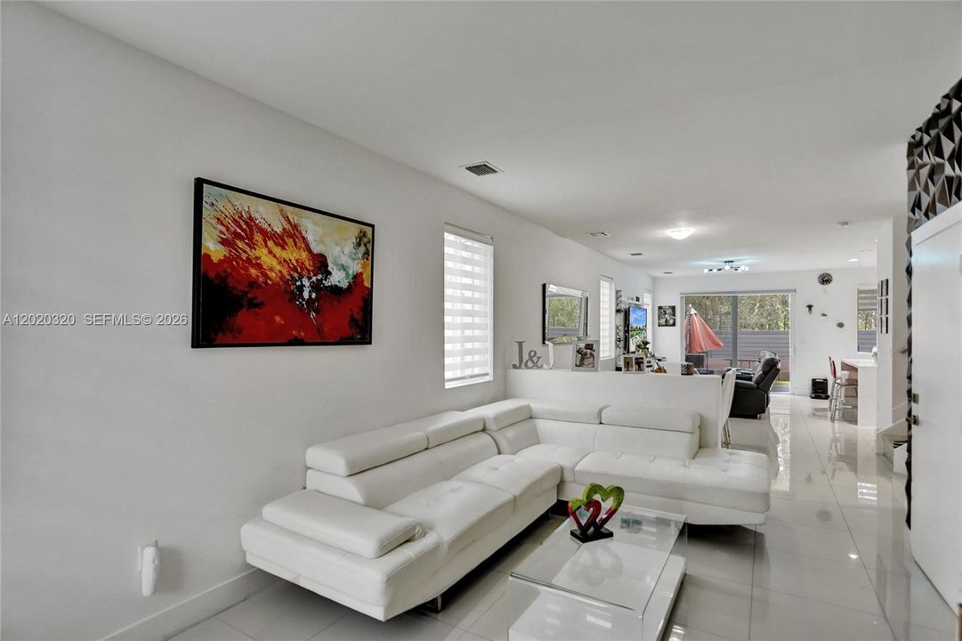 В аренду: $4,950 (4 спален, 3 ванн, 2043 Квадратных фут)