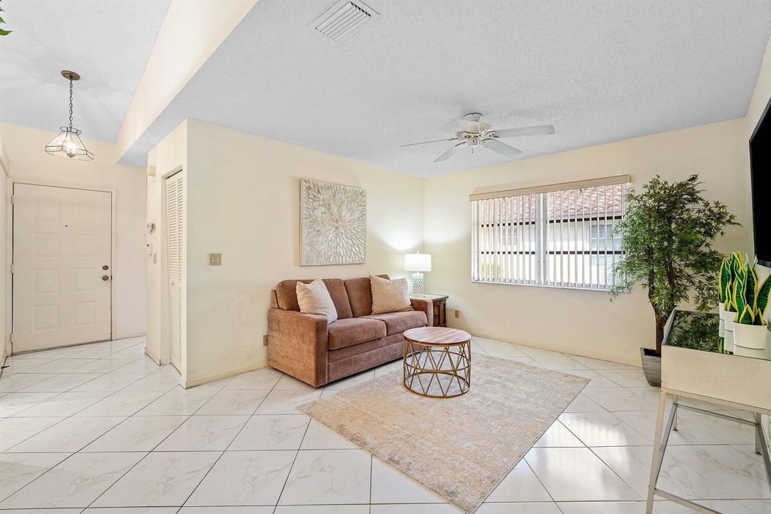 007-6123WaldwickCircle-DelrayBeach-FL-33
