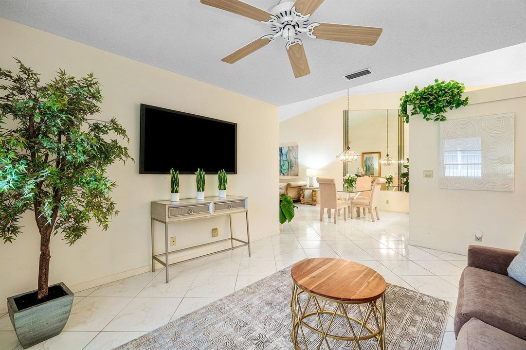008-6123WaldwickCircle-DelrayBeach-FL-33