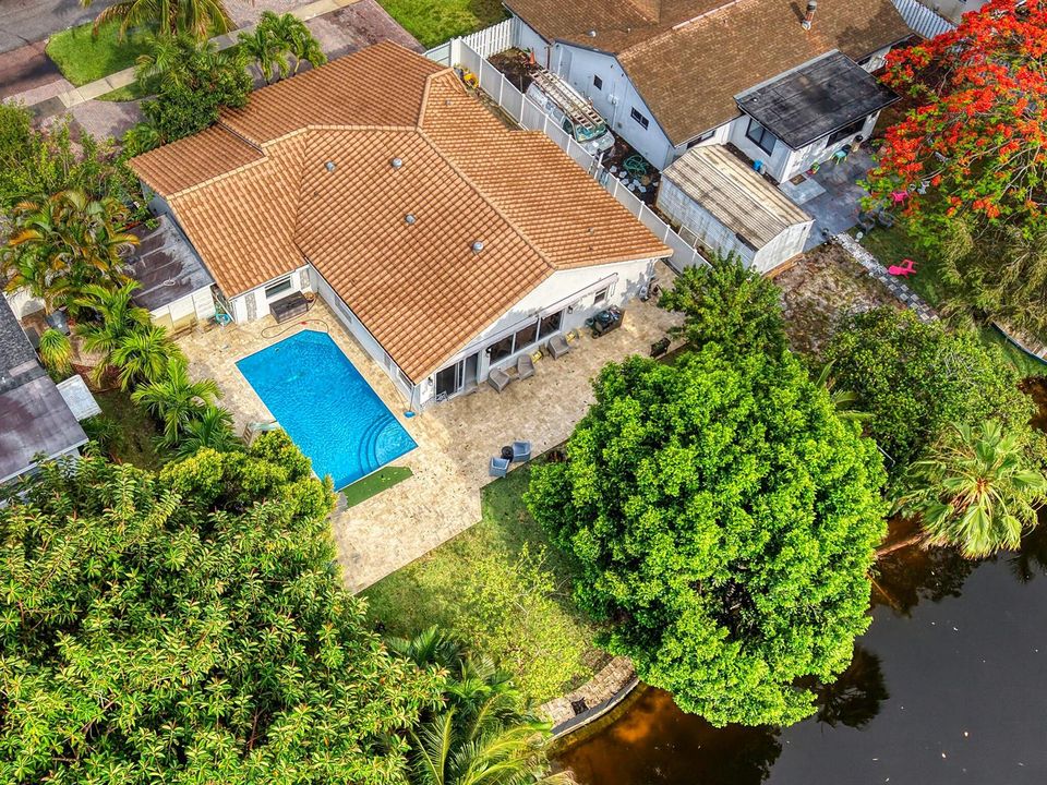 14 Backyard (3)