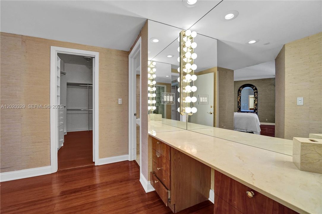 For Sale: $895,000 (2 beds, 2 baths, 1800 Square Feet)