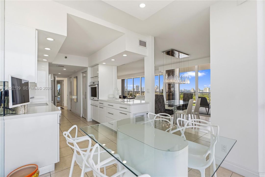 For Sale: $895,000 (2 beds, 2 baths, 1800 Square Feet)