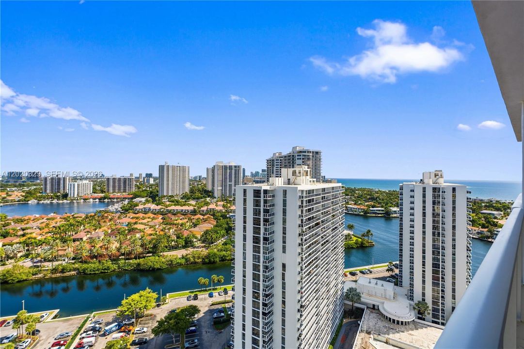 For Sale: $895,000 (2 beds, 2 baths, 1800 Square Feet)