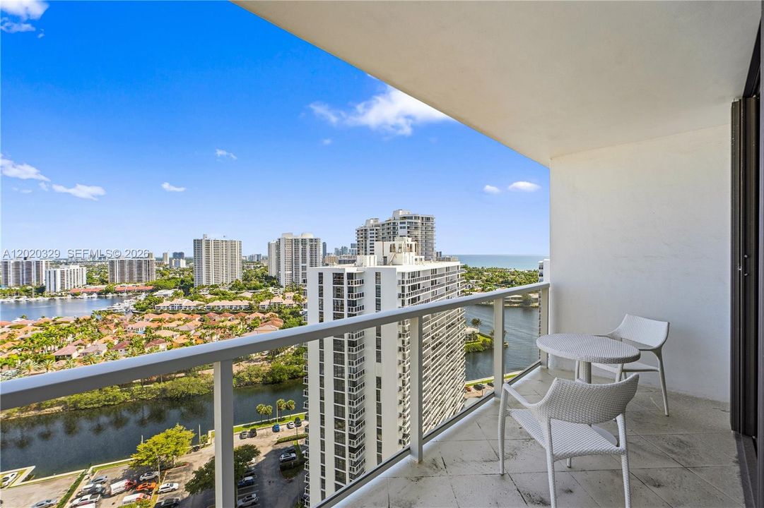For Sale: $895,000 (2 beds, 2 baths, 1800 Square Feet)