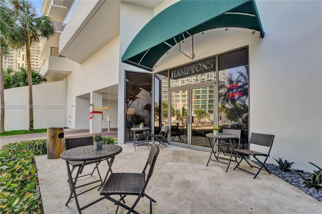 For Sale: $895,000 (2 beds, 2 baths, 1800 Square Feet)