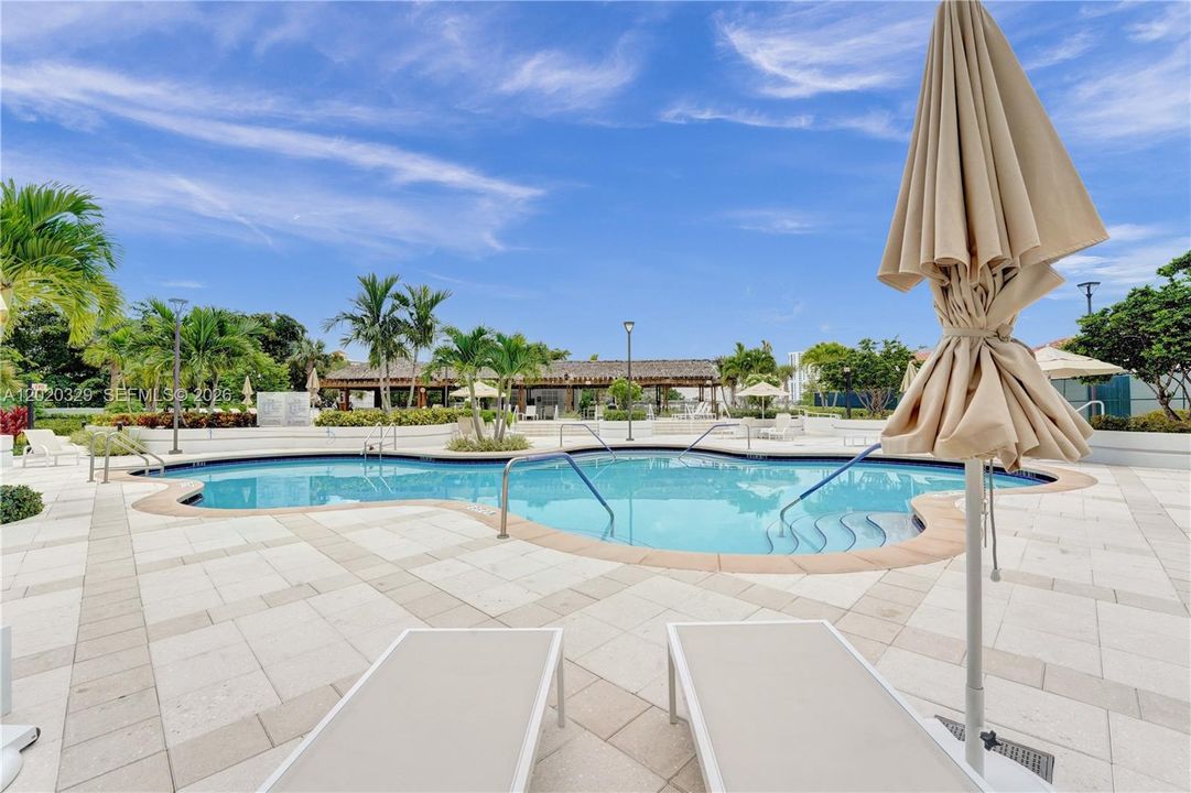 For Sale: $895,000 (2 beds, 2 baths, 1800 Square Feet)