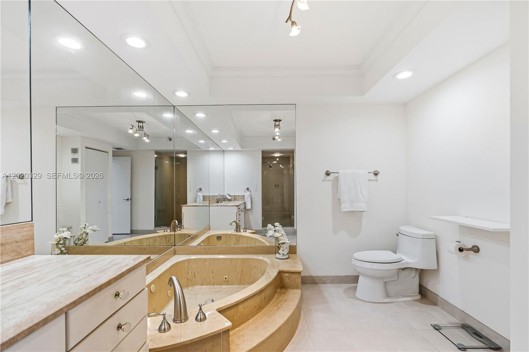 For Sale: $895,000 (2 beds, 2 baths, 1800 Square Feet)