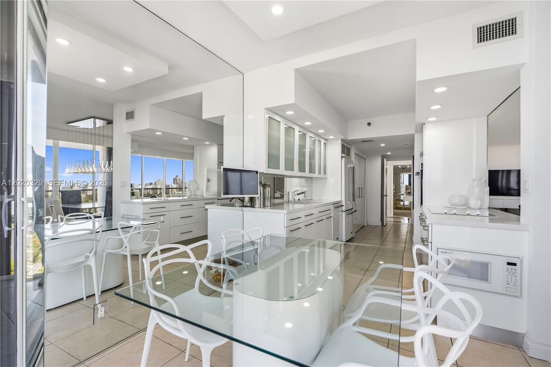 For Sale: $895,000 (2 beds, 2 baths, 1800 Square Feet)