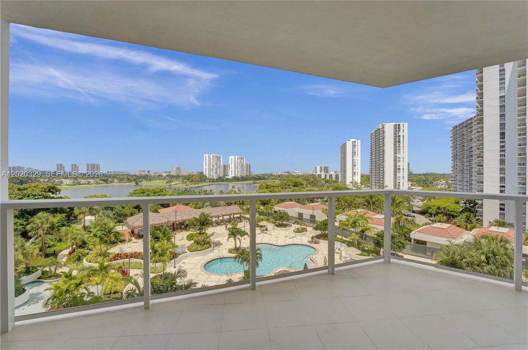 For Sale: $895,000 (2 beds, 2 baths, 1800 Square Feet)