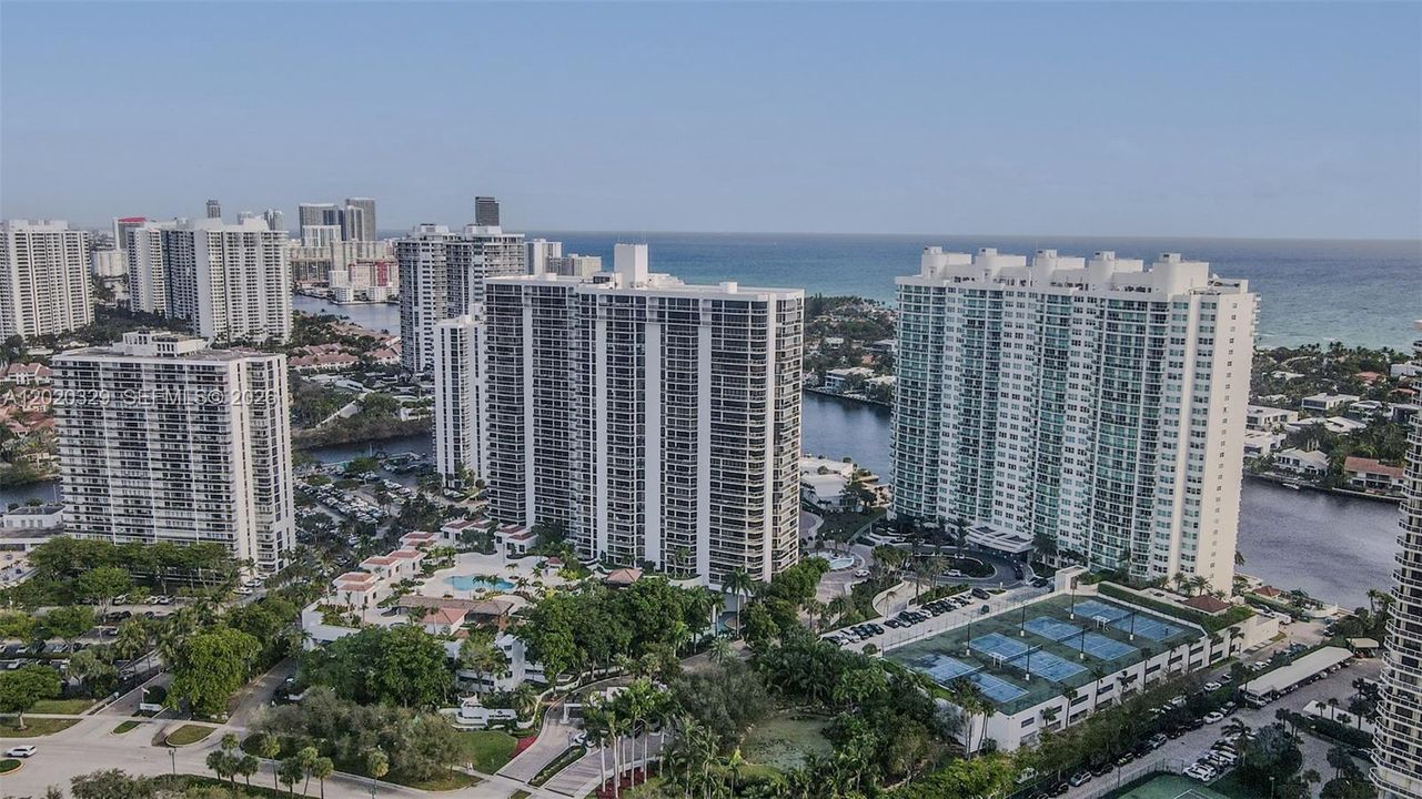 For Sale: $895,000 (2 beds, 2 baths, 1800 Square Feet)