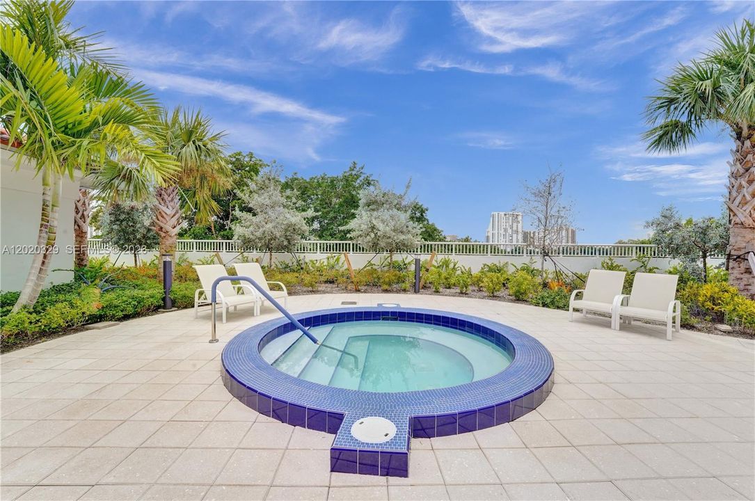 For Sale: $895,000 (2 beds, 2 baths, 1800 Square Feet)