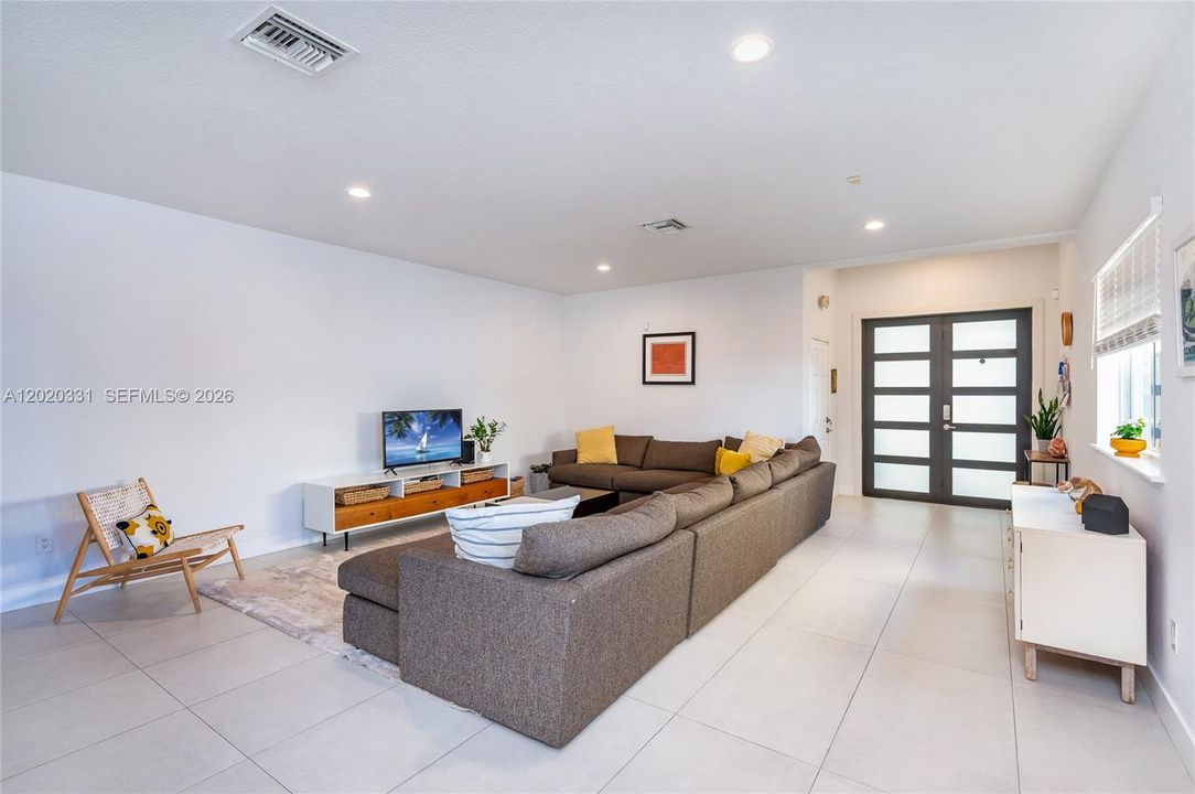 For Rent: $9,950 (3 beds, 3 baths, 2160 Square Feet)