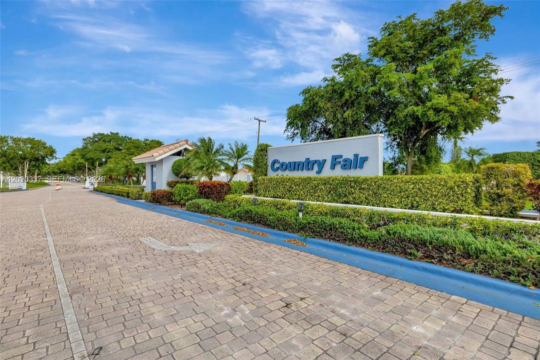 For Sale: $389,900 (2 beds, 2 baths, 1258 Square Feet)