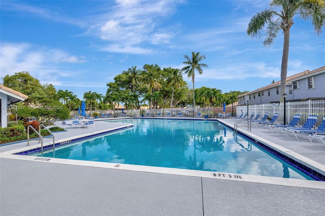 For Sale: $389,900 (2 beds, 2 baths, 1258 Square Feet)