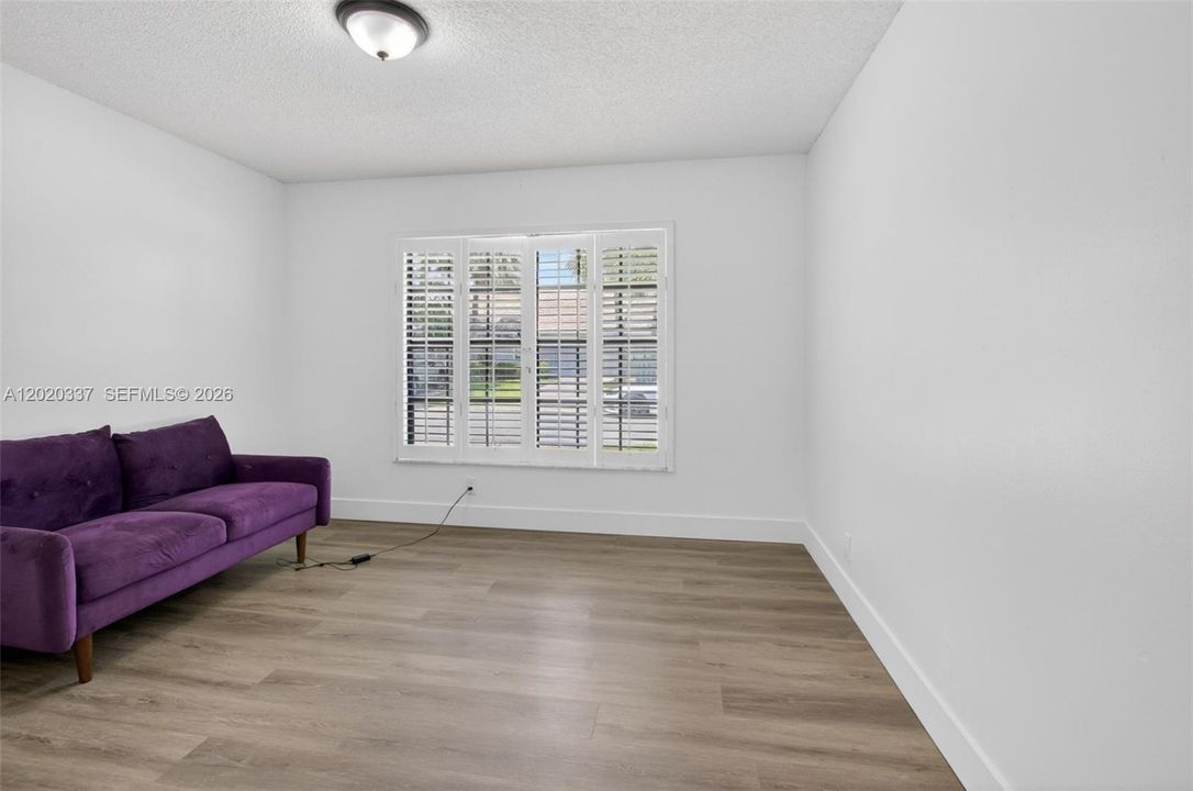 For Sale: $389,900 (2 beds, 2 baths, 1258 Square Feet)