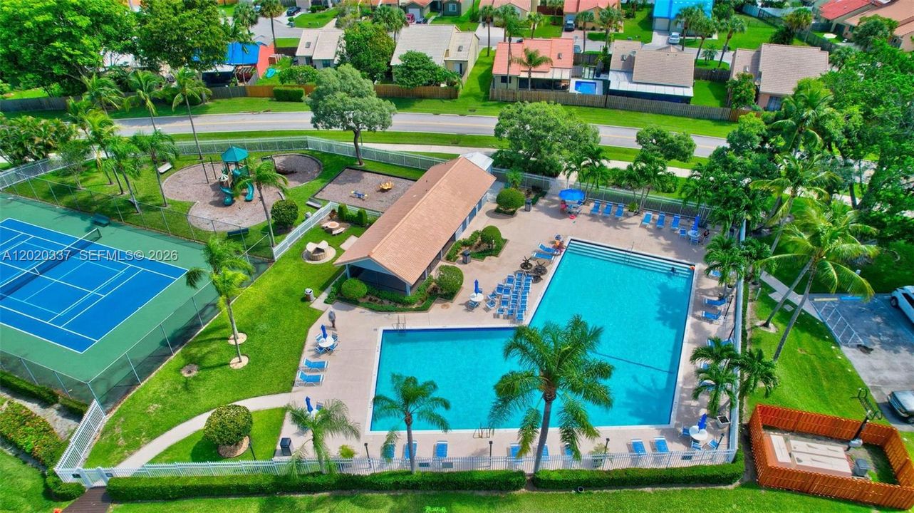 For Sale: $389,900 (2 beds, 2 baths, 1258 Square Feet)