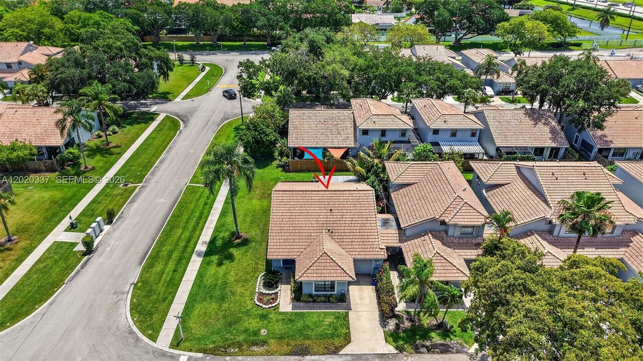 For Sale: $389,900 (2 beds, 2 baths, 1258 Square Feet)