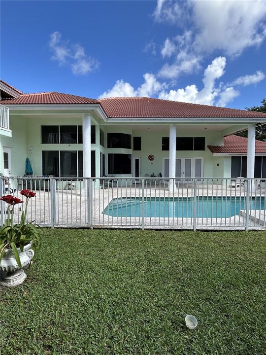 For Sale: $1,250,000 (5 beds, 4 baths, 4206 Square Feet)